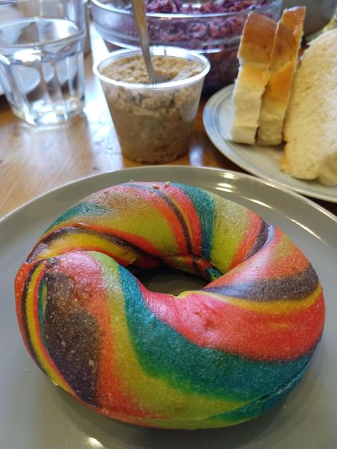 [I ate] a rainbow bagel Rainbow Bagel, Rainbow Bagels, Baked Crackers, Recipe Example, Food Rules, Rainbow Food, Vegetarian Keto, Food Images, Celebrity Chefs