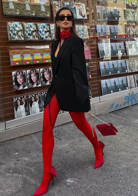 Spider Outfit, Red Tights Outfit, Red Heels Outfit, Red Pantyhose, Pantyhose Outfit, Red Tights, Red Stockings, Colored Tights, Looks Black