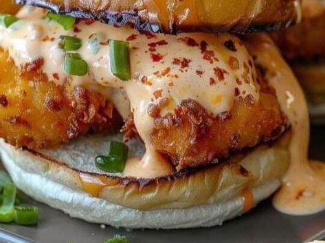 The Ultimate Bang Bang Chicken Sliders Recipe: Bite-Sized and Packed with Flavor - NewsBreak Easy Potato Pancake Recipe, Crab Balls Recipe, Cheesy Grits Recipe, Fried Cheese Bites, Potato Croquette Recipe, Bbq Chicken Wings Recipe, Recipes Sandwiches, Sliders Recipes Chicken, Spicy Queso