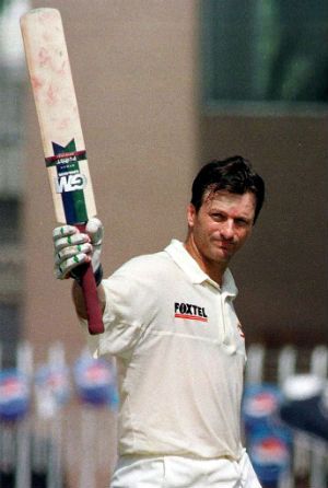 Steve Waugh (Australia): A great batsman and captain - a steel character! 90s Pics, Sunderland Football, Steve Waugh, Vintage Cricket, Aussie Icons, Cricket Boundaries, Sports Person, Cricket Stump, Cricket Lover