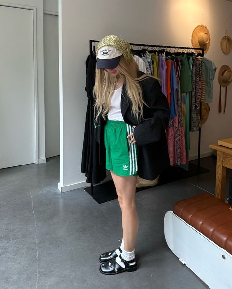 more bright colors for this summer😊 jacket @zara cap @pullandbear top @hm shorts @adidasoriginals bag @shopcider Adidas Shorts Outfit, Basketball Shorts Outfit, Zara Cap, Adidas Shorts Women, Black Adidas Shorts, Adidas Women Fashion, Fashion Content Creator, Outfits Sporty, Fashion Content