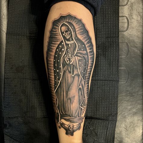 Cover Up Tattoos Large, Virgin Mary Skeleton Tattoo, Virgin Mary Back Tattoo, Virgin Mary Back Tattoo Women, Virgin Mary Skull Tattoo, Tattoo Tibia, Skull Mary Tattoo, Virgin Mary Hand Tattoo, Traditional Virgin Mary Tattoo