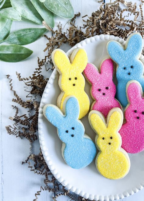 Easter Sugar Cookies Decorated, Easter Dessert Table, Cookies With Sprinkles, Sugar Cookies With Sprinkles, Easter Marshmallow, Marshmallow Bunny, Easter Bunny Cookies, Easter Sugar Cookies, Bunny Cookies