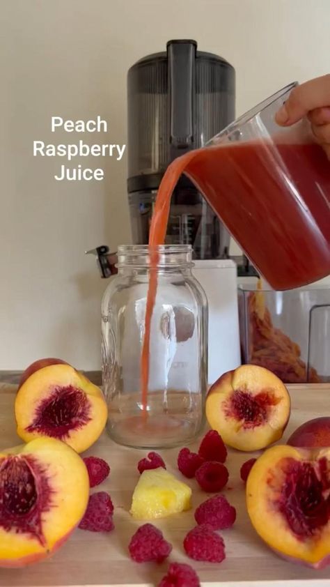 Raspberry Juice, Best Juicing Recipes, Fresh Juice Recipes, Healthy Juicer Recipes, Peach Raspberry, Fruit Juice Recipes, Healthy Juice Drinks, Juice Cleanse Recipes, Juicy Juice