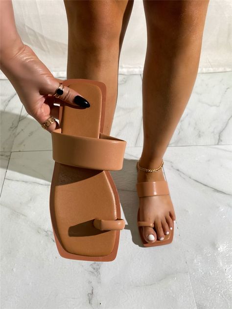 Minimalist Thong Sandals Classy Sandals, Fancy Sandals, Women Slippers Fashion, Women Flat Sandals, Trendy Heels, Pretty Sandals, Fashion Shoes Heels, Cute Shoes Heels, Fashion Shoes Sandals