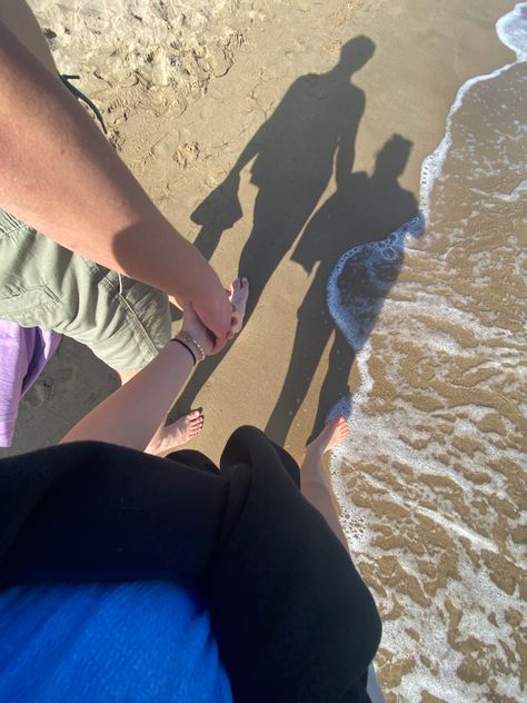 No Face Couple Photos, No Face Couple, Creative Beach Pictures, Summer Date Ideas, Image Couple, Beach Instagram Pictures, Beach Date, Couples Vacation, Secret Relationship