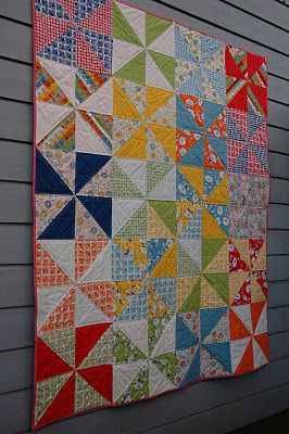 Quilt it: december finish Pinwheel Quilts, Layer Cake Quilt Patterns, Crafting Room, Quilt Layers, Cake Quilt, Sewing Quilts, Layer Cake Quilts, Quick Quilt, Quilt Modernen