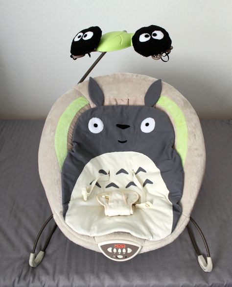 Cation Designs: The Geekiest Baby: Totoro-Themed Bouncer (In case Carl’s best man ever reproduces…) Totoro Nursery, Totoro Diy, Geeky Craft, Diy Bebe, Geek Crafts, Baby Room Inspiration, Baby Bouncer, Nursery Baby Room, Baby Diy