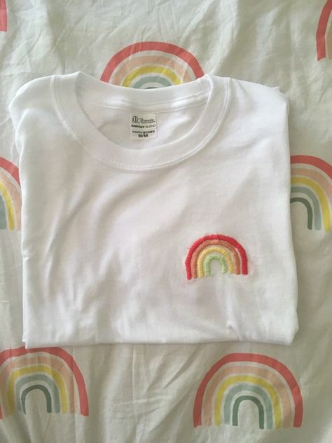 White Tshirt Embroidery Ideas, Diy Embroidered Tshirt, Embroidery Tshirt Ideas Design, Embroidered Shirt Ideas, Diy Embroidered Shirt, Embroidery Reference, Hand Embroidered Shirt, Cute Embroidery Patterns, Rainbow Tshirt