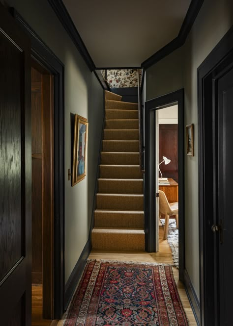 Inside the Transformation of a Moody 1920s Craftsman in Minneapolis English Forest, Craftsman Style Interior, 1920s Craftsman, 1920 Home, Craftsman Trim, Bungalow Interior, Craftsman Interior, Vintage Craftsman, Oak Trim