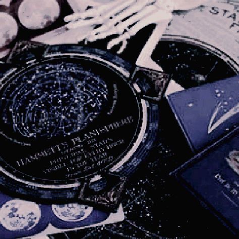 aesthetic - dark academia - dark blue - black - edited Dark Academia Aesthetic Boys, Blue Academia Aesthetic, Dark Academia Blue, Blue Academia, About Harry Potter, Ravenclaw Aesthetic, Blue Aesthetic Dark, Aesthetic Dark Academia, Navy Blue Fabric