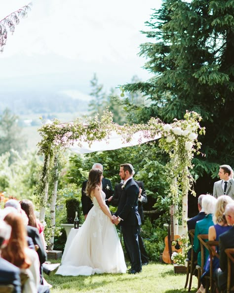 Jewish Wedding Ideas, Jewish Wedding Chuppah, Branch Arch Wedding, Floral Chuppah, Modern Jewish Wedding, Chuppah Flowers, Beautiful Settings, Ojai Wedding, Wedding Chuppah