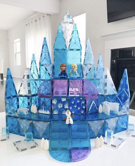 Magnatiles Castle, Magma Tiles, Open Ended Play Ideas, Magnatiles Ideas, Magnetic Building Toys, Toy Corner, Frozen Castle, Magna Tiles, Rapunzel Party