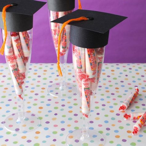 Graduation-Cap-Parrty-Favors-Made-from-Plastic-Champagne-Flutes Kindergarten Graduation Party, Senior Graduation Party, Graduation Party High, Graduation Party Diy, 8th Grade Graduation, Plastic Champagne Flutes, Graduation Party Planning, College Graduation Parties, Graduation Party Favors