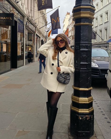 ☆ GRACE FOLEY ☆ on Instagram: “<3” Grace Foley Outfits, London Style Winter, Winter Outfits London, Grace Foley, London Winter Outfits, London Outfit Ideas, Old Money Look, Rich Girl Outfits, Blair Waldorf Outfits