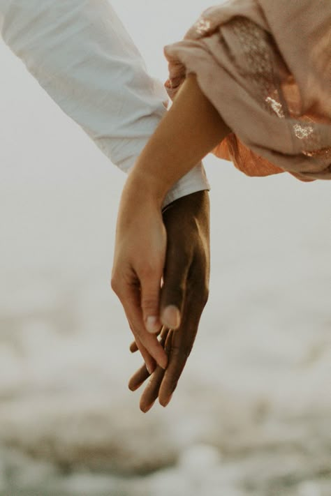 Mixed Couples Wedding, Interracial Wedding Photos, Mixed Race Couple, Interracial Couple Photography, Biracial Couples, Picnic Engagement, Interracial Wedding, Interacial Couples, Mixed Couples