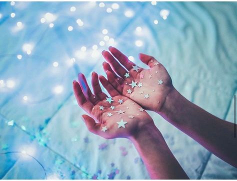 hands full of stars Kishi Kaisei, Imagenes Aesthetic, Kyoko Sakura, Blue Aesthetics, Brandon Woelfel, Space Aesthetic, Everything Is Blue, Catty Noir, Light Blue Aesthetic