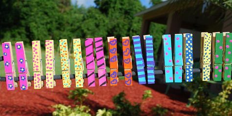 Decorate Clothes Pins, Festival Kandi, Painted Clothespins, Painted Clothes Pins, Cubicle Ideas, Close Pin, Clothespin Art, Decorate Clothes, Summer Arts And Crafts