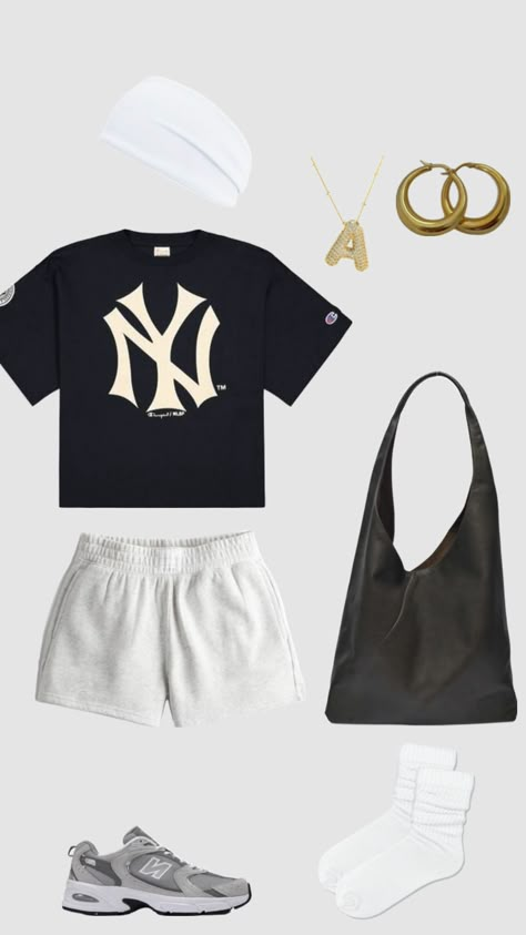 Kardashian Style Summer, Day Night Outfit, New York Girls Trip, Recreation Outfits, New York Outfit Ideas, Lounge Fits, Outfit Inspo Street Style, Comfy Ootd, 23 Outfit