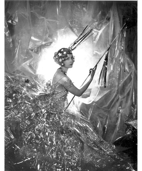 Bright Young Things: The Glittery World Of 1920s Young Society Louis Daguerre, Fancy Dress Ball, Photography Career, Cecil Beaton, Guy Fawkes, I Love Cinema, Richard Avedon, Arte Inspo, Shooting Star