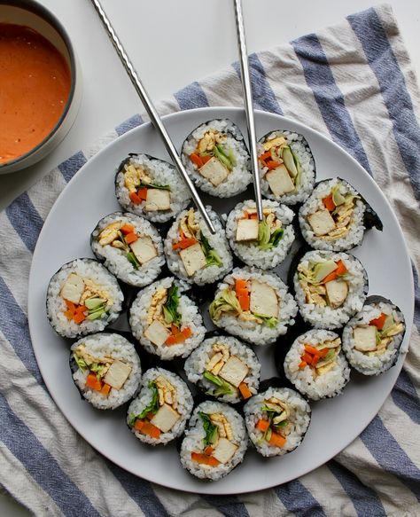 Easy Vegetarian Tofu Kimbap - Izzy's Vegetarian Recipes Kimbap Vegetarian, Korean Kimbap, Korean Vegetarian Recipes, Tofu Sushi, Sushi Vinegar, Pickled Radishes, Spicy Mayo, How To Make Sushi, Extra Firm Tofu