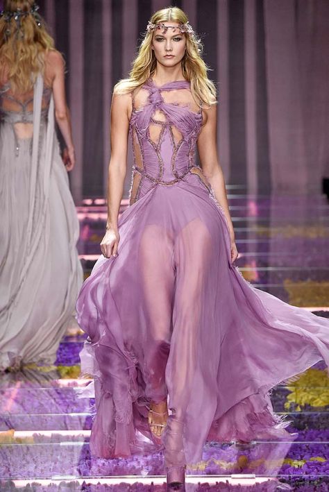 Top Morado, Versace Haute Couture, Versace Atelier, Fashion Snoops, Paris Haute Couture, Versace Couture, Fancy Dresses Long, Atelier Versace, Donatella Versace