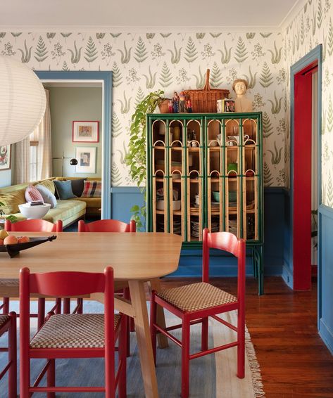 Quirky Room Decor, Quirky Room, Studio Vibes, Green Dining Room, Green Acres, Deco Retro, Dining Room Inspiration, Green Interiors, Eclectic Interior