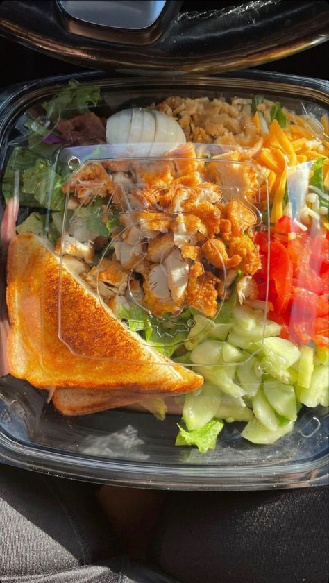 Zaxbys Salad Recipe, Zaxbys Salads, Zaxbys Aesthetic, Delicacy Food, Healthy Lifestyle Food, Food Babe, Healthy Food Motivation, Food Diary, Food Goals