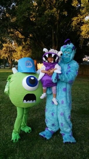 Monsters Inc Costumes: Sully, Mike Wazowski, and Boo (family/group). Monsters Inc Family Costume, Monster Inc Characters, Sully Costume Diy, Mike And Sully Costume, Sully And Boo Costume, Homeade Halloween Costumes, Monsters Inc Costume, Mike Wazowski Costume, Buu Monster Inc