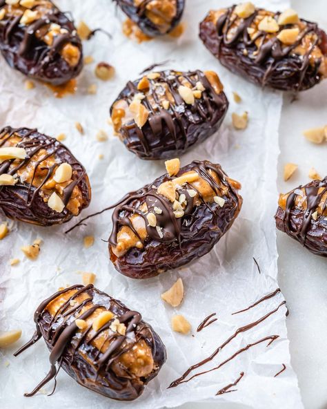 Snicker Stuffed Dates | Clean Food Crush Snicker Stuffed Dates, Iftar Drinks, Snickers Dates, Date Recipes Desserts, Stuffed Dates, Date Bars, Clean Food Crush, Food Crush, Clean Food