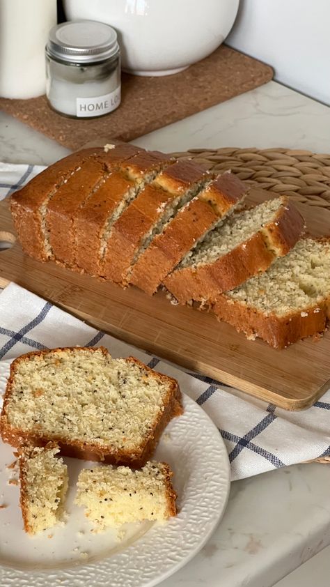 #baking #bakery #autumn #aesthetic #home Homemade Baked Goods Aesthetic, Baking Bread Aesthetic, Home Baking Aesthetic, City Spies, Baked Goods Aesthetic, Autumn Aesthetic Home, Grandma Hobbies, Autumn Foods, Aesthetic Baking