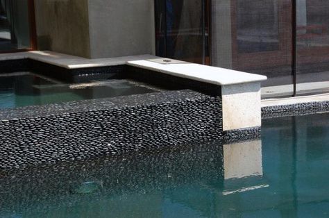 Top 60 Best Home Swimming Pool Tile Ideas - Backyard Oasis Designs Waterline Pool Tile, Spa Tile, Mosaic Pool Tile, Black Feature Wall, Swimming Pool Tiles, Black Mosaic, Swimming Pool House, Pebble Tile, Above Ground Swimming Pools