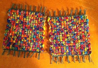 weft to my own devices: How To Weave A Mug Rug Homemade Loom, Braided Rag Rugs, Weaving Loom Diy, How To Weave, Thread Up, Hem Stitch, Weaving Yarn, Rag Rugs, Weaving Projects