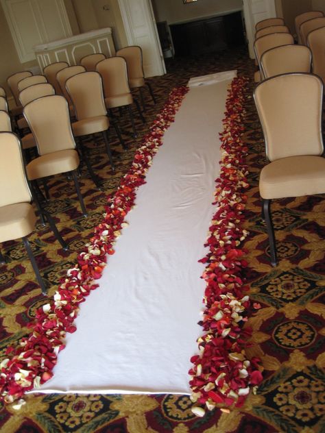 White Aisle Runner, Isle Runners, Wedding Walk, Pink Rose Petals, Church Wedding Decorations, Church Decorations, Red And Pink Roses, Wedding Church, Aisle Runner