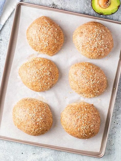 Keto Bread Rolls with Psyllium Husk - blissfullylowcarb.com Low Carb Rolls, Keto Blt, Rolls Sandwiches, Chaffle Sandwich, Whole30 Salmon Recipes, Sandwiches Healthy, Biscuits Breakfast, Gluten Free Hamburger Buns, Breakfast Desserts