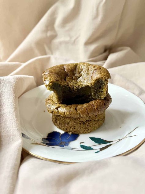 Vegan Mochi Muffins (Hojicha) - Greedy Girl Gourmet Vegan Mochi Cake, Glutinous Rice Flour Recipes, Mochi Muffin Recipe, Mochi Muffin, Sweet Rice Flour Recipe, Vegan Mochi, Mochi Muffins, Rice Flour Recipes, Japanese Dessert Recipes