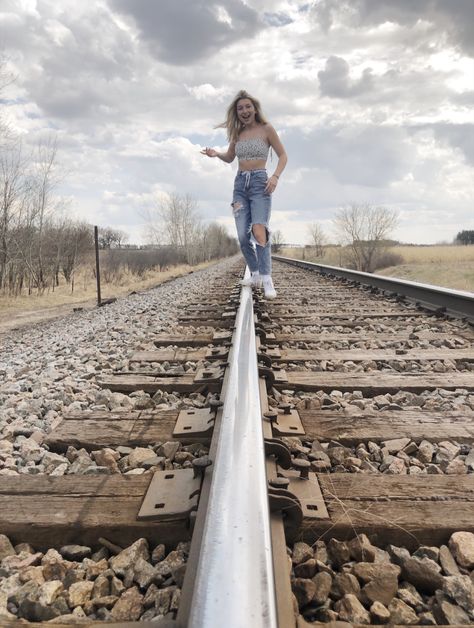 Train Track Poses, Railroad Track Pictures, Railroad Photoshoot, Train Tracks Photography, Track Pictures, Senior Photography Poses, Babymoon Photos, Country Senior Pictures, Travel Pictures Poses