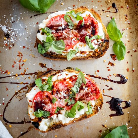 Toast And Cottage Cheese, Cottage Cheese Toast Savory, Cottage Cheese And Tomato Toast, Pesto Cottage Cheese, Cottage Cheese Tomato Toast, Cottage Cheese Pesto, Cottage Cheese Bruschetta, High Protein Low Fat Recipes, Cottage Cheese Toast