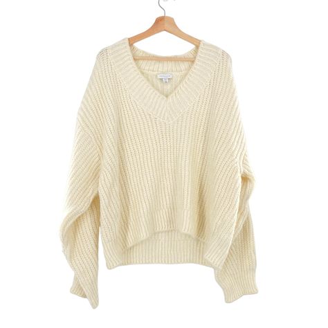 Topshop Chunky Thick Knit Cream V-Neck Pullover Oversized Cozy Sweater. Pal1500 Chunky V Neck Sweater, Preppy Sweaters, Thanksgiving Fits, Cute Oversized Sweaters, Oversized Cream Sweater, White Oversized Sweater, Cute Sweaters For Fall, Preppy Things, Simple Sweatshirt