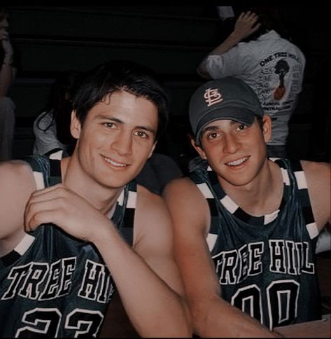 One Hill Tree, Nathan Scott One Tree Hill, James Lafferty One Tree Hill, Jake One Tree Hill, Nathan Scott Wallpaper, Nathan Scott Aesthetic, Nathan One Tree Hill, One Tree Hill Aesthetic, One Tree Hill Nathan