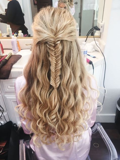 Fish Tail Braid Updo Wedding, Homecoming Hairstyles Fishtail Braid, Fish Tail Prom Hairstyles, Hair Down With Fishtail Braid, Fish Braid Hairstyles Wedding, Fishtail Braid Hairstyles Prom, Half Up Half Down Hair Fishtail Braid, Prom Hairstyles French Braid, Fishtail Braid For Prom