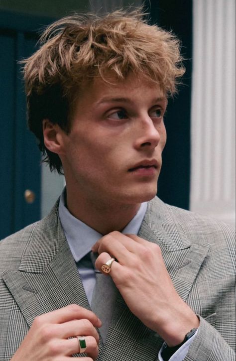 Aaron Warner Fancast, Hugh Laughton Scott, Hugh Laughton, Mens Messy Hairstyles, David Hair, Mens Haircuts Medium, Fine Straight Hair, Mens Hairstyles Thick Hair, Aaron Warner