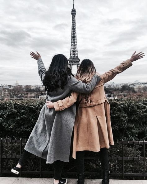 GenevaGrace Bff Pics, Paris Travel Photography, Couple Travel, Friendship Humor, Travel Quotes Wanderlust, Friend Bff, Bff Goals, Paris Photography, Bff Pictures