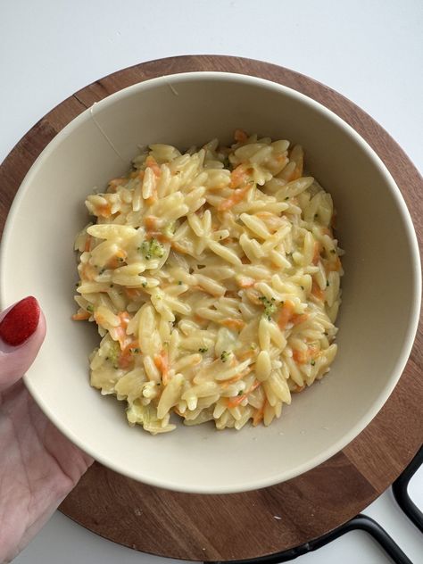 If you’re looking for a quick, delicious, and veggie-packed meal that your toddler will adore, this Veggie Orzo is a… Meal For One Year Old, Orzo Baby Recipes, Fun Veggies For Kids, Quick Toddler Dinner Ideas, Orzo Toddler Recipe, Toddler Orzo Recipe, Whole Food Kids Lunch, Blw Daycare Meals, Toddler Meals With Veggies