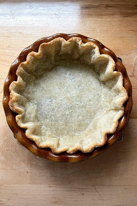 How to Parbake and Blind Bake Pie Crust | Alexandra's Kitchen Alexandras Kitchen, Blind Bake Pie Crust, Butternut Squash Pie, Squash Pie, Bourbon Pecan Pie, Pie Dough Recipe, Best Pumpkin Pie, Baked Pie Crust, Good Pie