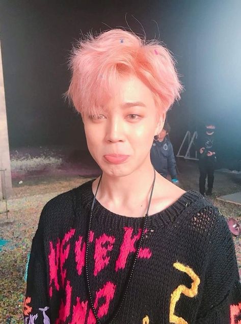 Jimin Pink, Jimin Pink Hair, Jimin Hair, Jimin Park, Jimin Selca, Park Jimin Cute, Body Picture, Park Jimin Bts, Bts Korea