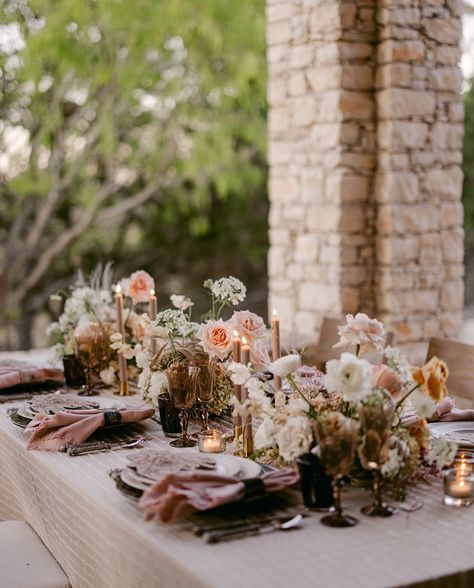 a mauve colored wedding tables cape Mountain Wedding Flowers, Props For Dance, Fall Wedding Trends, Fall Wedding Florals, Serving Station, Earth Tone Palette, Flowers Mountain, Lots Of Candles, Fall Ceremony