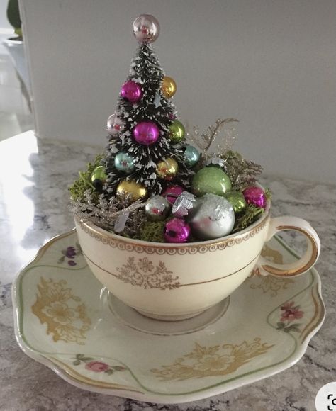 Bulb Christmas Tree, Teacup Christmas Crafts, Christmas Tea Cup Crafts, Christmas Tea Cups, Tea Cup Christmas Decorations, Teacup Christmas Ornaments Diy, Christmas Tea Cup Decorations, Teacup Christmas, Chrtistmas Tree Using Cups