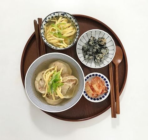 Korean Meal Korean Meal Aesthetic, Best Korean Food, Korea Food, Food O, Food Obsession, Korean Food, Pretty Food, Cute Food, Veggie Recipes