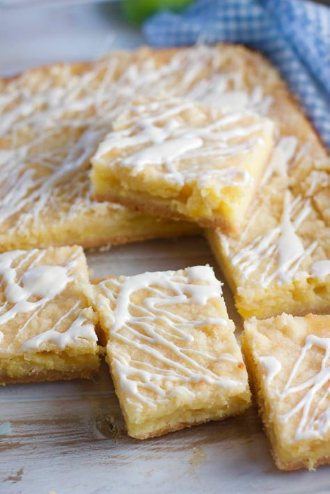 These Easy Pineapple Bars come together in 10 minutes using canned crushed pineapple and just a few pantry staples for the crust! Recipes Using Canned Crushed Pineapple, Things To Make With Crushed Pineapple, Pineapple Bars Easy, Pineapple Cookie Recipes, Pineapple Cookies Easy, Crushed Pineapple Recipes Desserts Easy, Pineapple Coconut Bars, Pineapple Squares Recipe, Recipes Using Crushed Pineapple